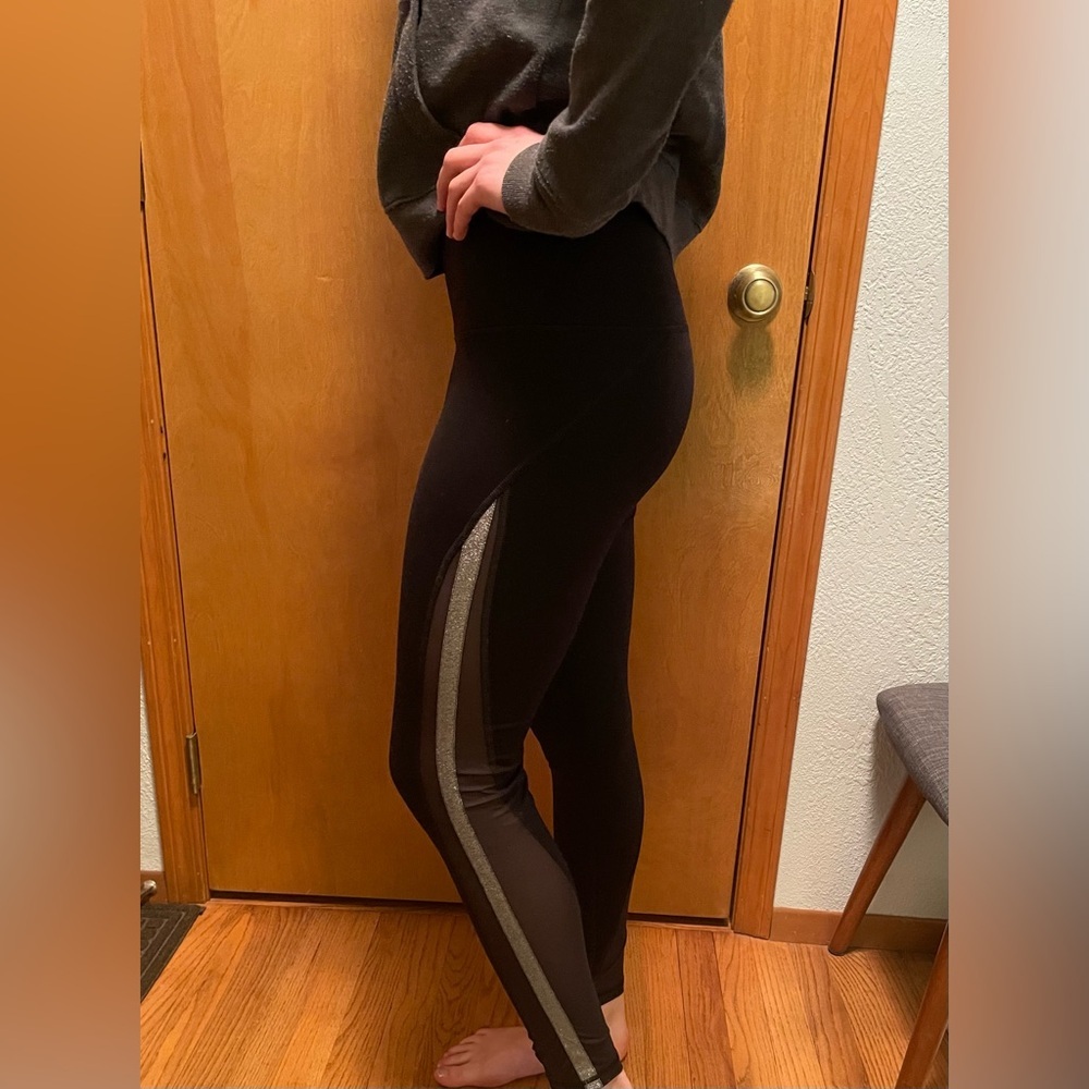 Victoria Secret Black Workout Leggings - Picture 7 of 9